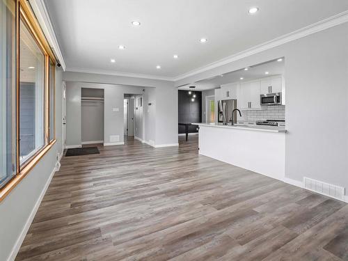 627 Dallenlea Avenue, Winnipeg, MB - Indoor
