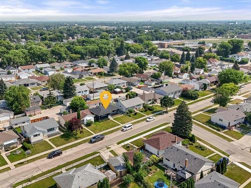 627 Dallenlea Avenue, Winnipeg, MB - Outdoor With View