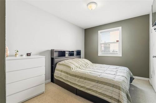663 Union Avenue E, Winnipeg, MB - Indoor Photo Showing Bedroom