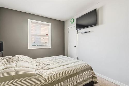 663 Union Avenue E, Winnipeg, MB - Indoor Photo Showing Bedroom