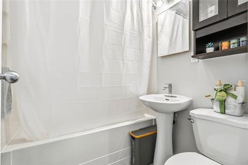 663 Union Avenue E, Winnipeg, MB - Indoor Photo Showing Bathroom