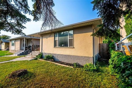 663 Union Avenue E, Winnipeg, MB - Outdoor