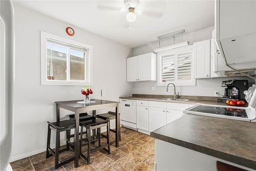 663 Union Avenue E, Winnipeg, MB - Indoor Photo Showing Kitchen