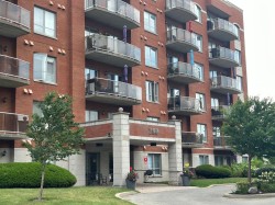 104-280 Boul. Hymus  Pointe-Claire, QC H9R 6B6