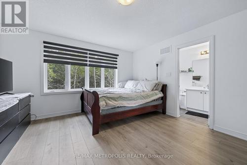 132 Blue Forest Crescent, Barrie, ON - Indoor Photo Showing Bedroom