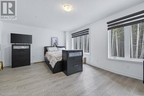 132 Blue Forest Crescent, Barrie, ON - Indoor Photo Showing Bedroom