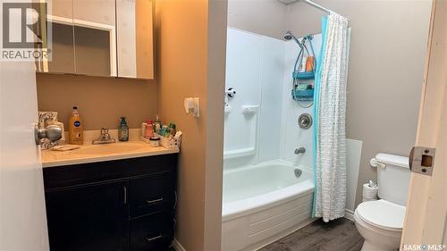 A 412 Heritage Drive, Estevan, SK - Indoor Photo Showing Bathroom