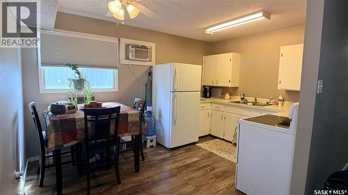 A 412 Heritage Drive, Estevan, SK - Indoor Photo Showing Kitchen