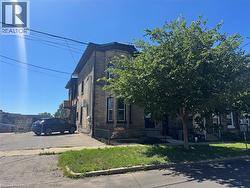 92 ALFRED Street Unit# 4 Brantford, ON N3S 5G2