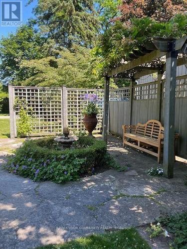12 Wynnview Court, Toronto, ON - Outdoor