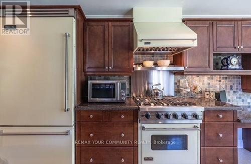 12 Wynnview Court, Toronto, ON - Indoor Photo Showing Kitchen
