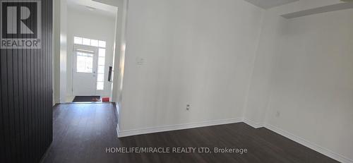 25 Phyllis Drive, Caledon, ON - Indoor Photo Showing Other Room