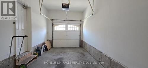25 Phyllis Drive, Caledon, ON - Indoor Photo Showing Garage