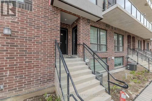 46 - 871 SHEPPARD AVENUE W , Toronto, Ontario M3H 0E8 2