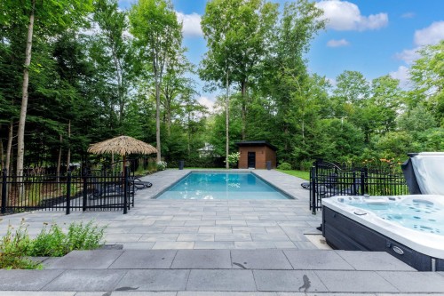 Piscine - 459 Rue Wellesley, Hudson, QC - Outdoor With In Ground Pool With Backyard