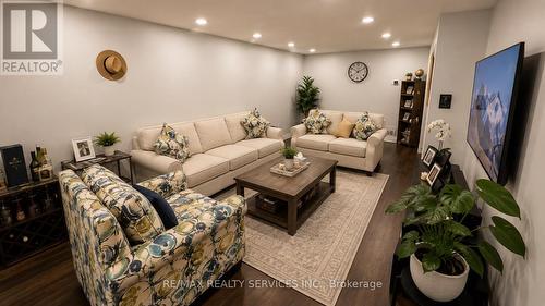 71 NEWLYN CRESCENT , Brampton, Ontario L6V 3A9 3