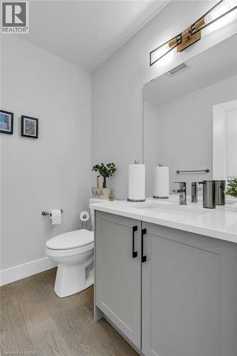 Bathroom - 2195 Ironwood Road, London, ON - Indoor Photo Showing Bathroom