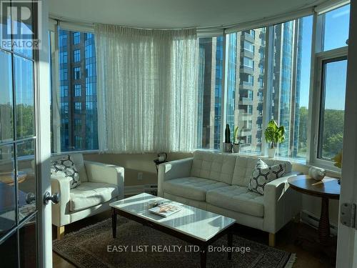 602 - 3590 Rivergate Way, Ottawa, ON - Indoor Photo Showing Living Room