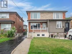 6 MOIRA AVENUE Toronto, ON M1K 1B6