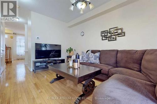 41 THISTLE AVENUE , Richmond Hill, Ontario L4E 0B8 2