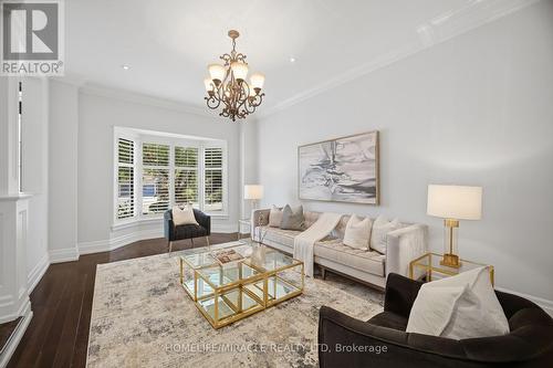 2152 Manor Hill Drive, Mississauga, ON - Indoor Photo Showing Living Room