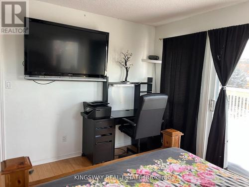 30 Mountainview Road, Mulmur, ON - Indoor Photo Showing Bedroom