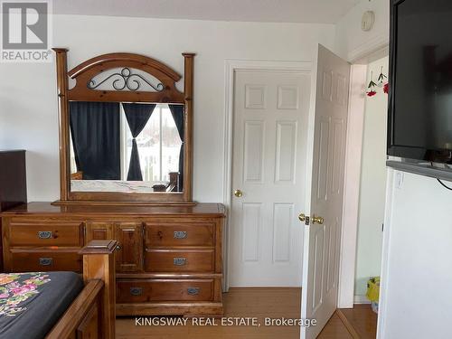 30 Mountainview Road, Mulmur, ON - Indoor Photo Showing Bedroom