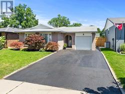 1348 JANINA BOULEVARD  Burlington, ON L7P 1K6