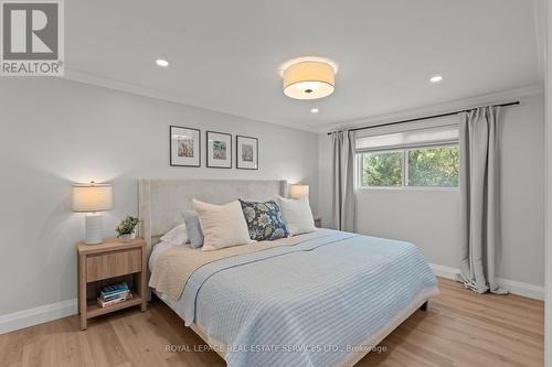 1348 Janina Boulevard, Burlington, ON - Indoor Photo Showing Bedroom