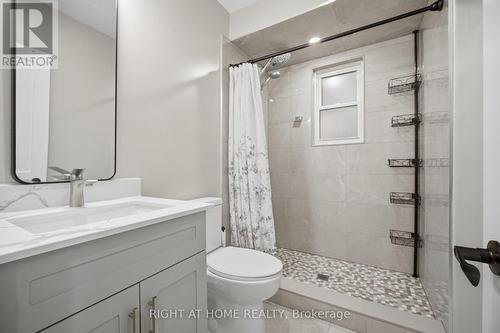 20 Rockwell Avenue, Toronto, ON - Indoor Photo Showing Bathroom