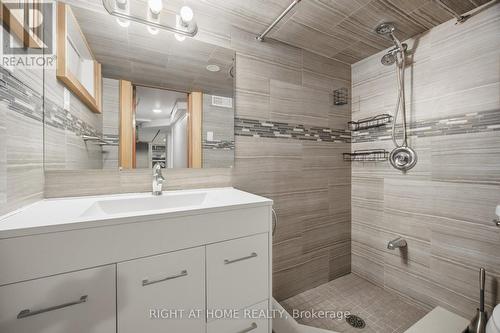 20 Rockwell Avenue, Toronto, ON - Indoor Photo Showing Bathroom