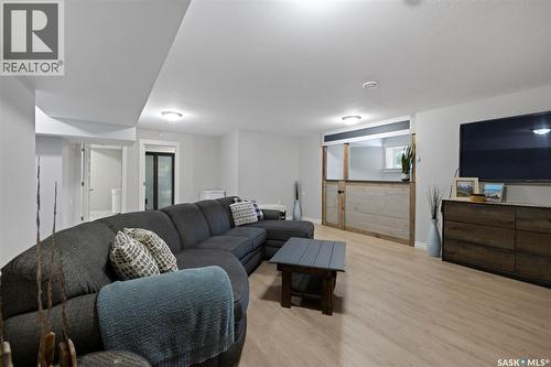 68 Deercrest Run, Lumsden Rm No. 189, SK - Indoor Photo Showing Living Room