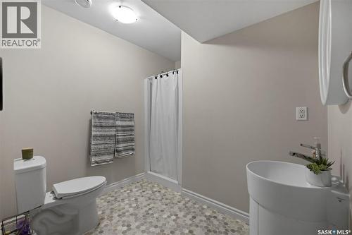 68 Deercrest Run, Lumsden Rm No. 189, SK - Indoor Photo Showing Bathroom