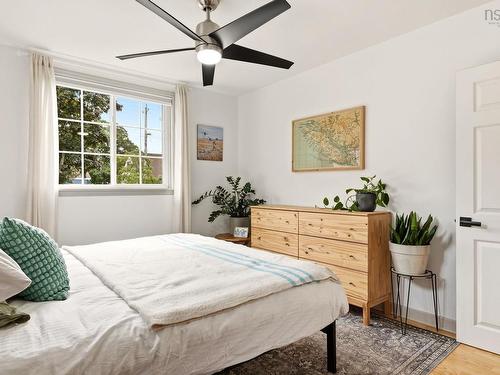 87 Russell Street, Dartmouth, NS - Indoor Photo Showing Bedroom