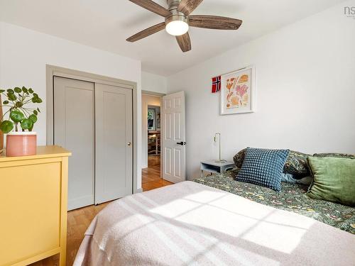 87 Russell Street, Dartmouth, NS - Indoor Photo Showing Bedroom