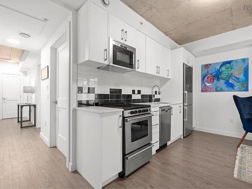 208 5684 West Street, Halifax, NS - Indoor Photo Showing Kitchen