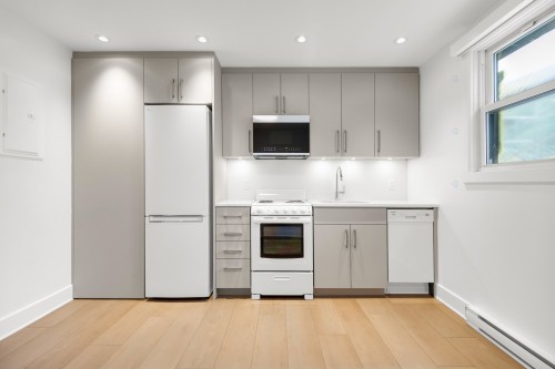 Cuisine - 1-4655 Av. Madison, Montréal (Côte-Des-Neiges/Notre-Dame-De-Grâce), QC - Indoor Photo Showing Kitchen