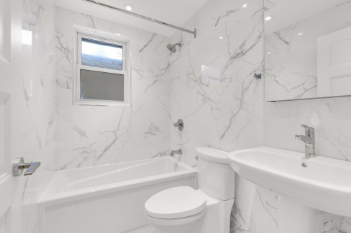 Salle de bains - 1-4655 Av. Madison, Montréal (Côte-Des-Neiges/Notre-Dame-De-Grâce), QC - Indoor Photo Showing Bathroom