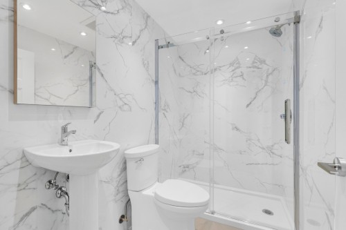 Salle de bains - 2-4655 Av. Madison, Montréal (Côte-Des-Neiges/Notre-Dame-De-Grâce), QC - Indoor Photo Showing Bathroom