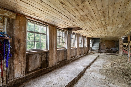 Grange - 1212Z Ch. Dutch, Saint-Armand, QC - Indoor Photo Showing Other Room