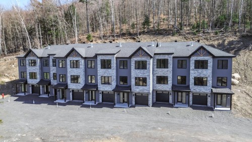 Overall view - 707 Ch. Des Conifères, Piedmont, QC - Outdoor With Facade