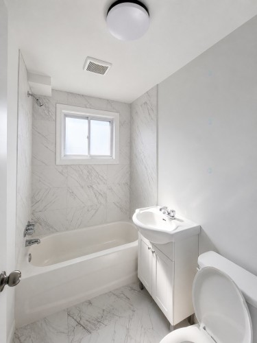 Bathroom - 106-1020 Salaberry, Montréal (Ahuntsic-Cartierville), QC - Indoor Photo Showing Bathroom