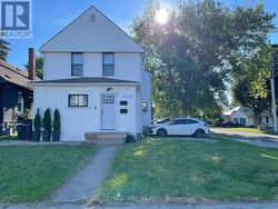 5751 LEONARD AVENUE Niagara Falls (Hospital), ON L2G 4R4