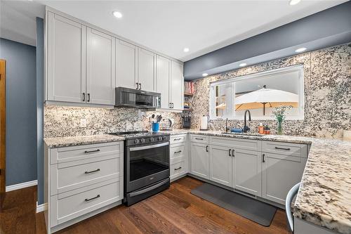 3 Vassar Road, Winnipeg, MB - Indoor Photo Showing Kitchen With Upgraded Kitchen