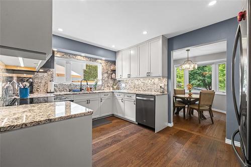 3 Vassar Road, Winnipeg, MB - Indoor Photo Showing Kitchen With Upgraded Kitchen