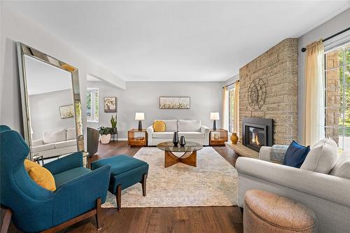 3 Vassar Road, Winnipeg, MB - Indoor Photo Showing Living Room With Fireplace