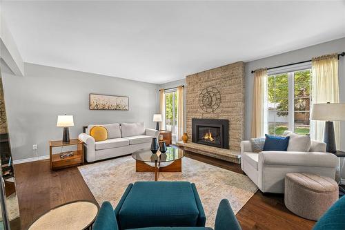 3 Vassar Road, Winnipeg, MB - Indoor Photo Showing Living Room With Fireplace
