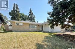 1247 Gordon ROAD  Moose Jaw, SK S6H 3E3