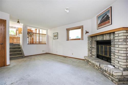 43 Calder Bay, Winnipeg, MB - Indoor With Fireplace