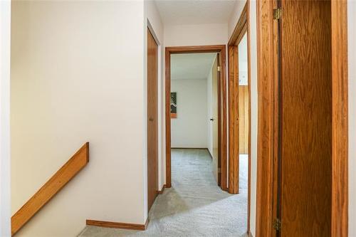 43 Calder Bay, Winnipeg, MB - Indoor Photo Showing Other Room